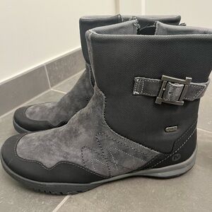 Merrell Women's Charcoal and Black Winter Boots